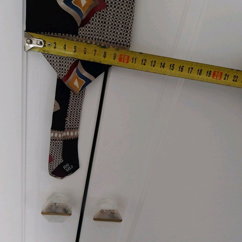 Pagoni 100% silk tie like new, multicolored