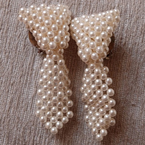 Pearl clip-on earrings vintage used, white