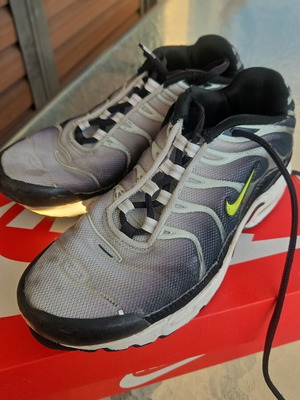 Nike TN sneakers for boys used, size 35, black and white