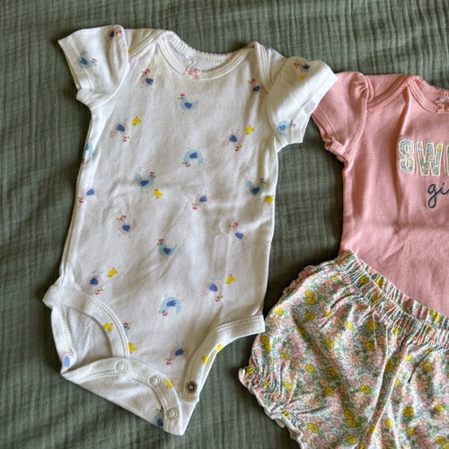 Carters baby clothing set used, 5 pieces for 3 months old