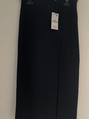 Stradivarius black ribbed midi skirt with slit new