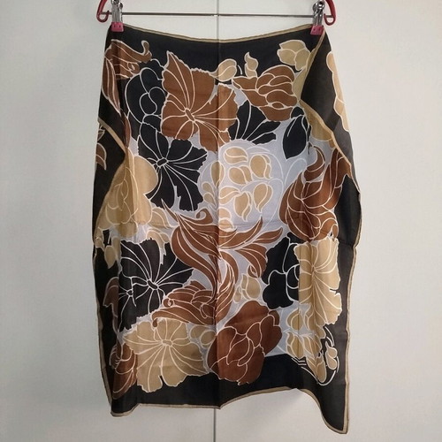 Scarf black with beige and brown flowers like new