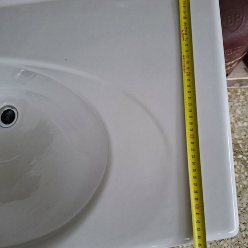Sink with cabinet like new