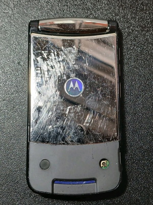 Motorola Razr V9 μεταχειρισμένο, πλήρως λειτουργικό, χρειάζεται μπαταρία