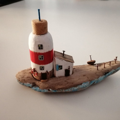 Shabby chic lighthouse decoration made of driftwood and acrylic new