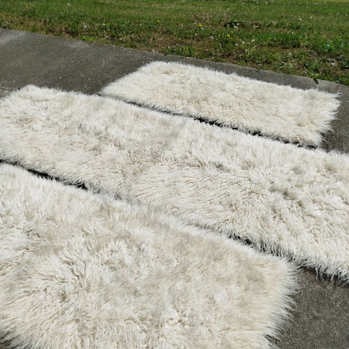 Velentzes like new, set of 3, off-white color