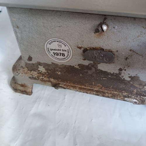 Mikro scale with 2 drams used, made in Germany