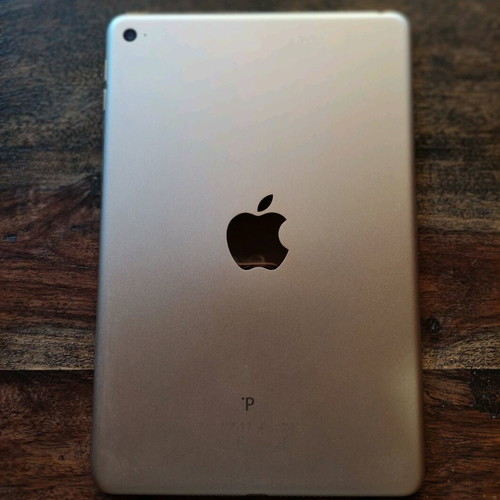 iPad mini 4 16GB rose gold like new