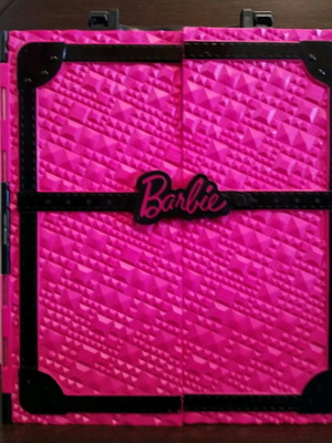 Ντουλάπα Barbie και 10 κούκλες Barbie μεταχειρισμένες