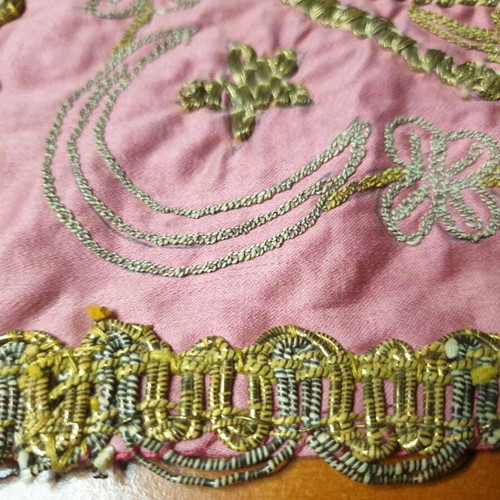 Ottoman turban cover used, embroidered with gold thread