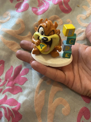 Loonie Tunes vintage figure 1995 used with slight wear
