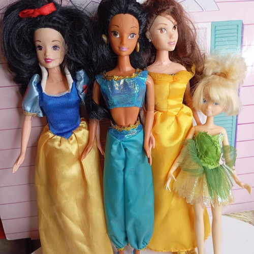 Disney Queens dolls used with character
