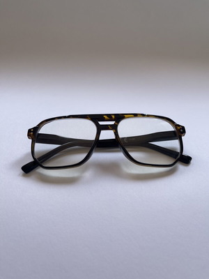 Oversized aviator reading glasses +2.00, black tortoiseshell details