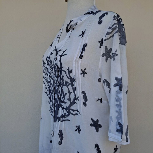 Tunic with coral design like new, sizes M-L, white and blue