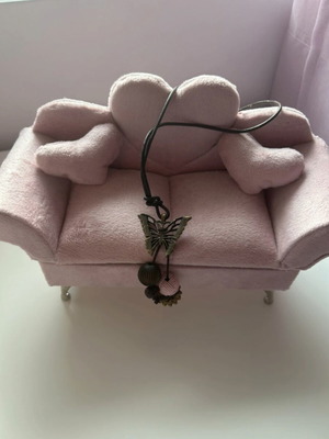 BSB butterfly necklace like new, multicolor with adjustable length