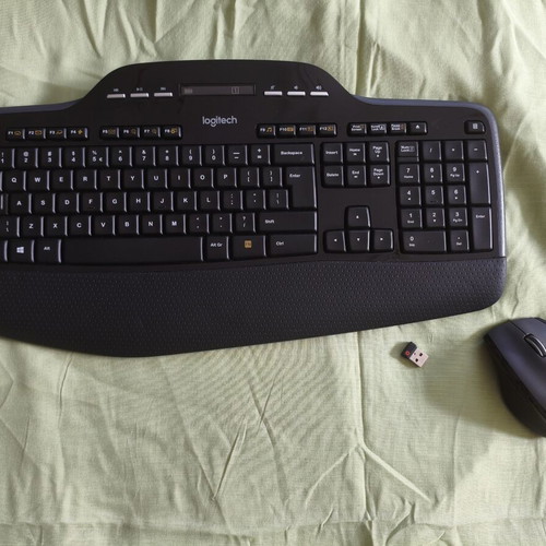 Logitech MK710 wireless keyboard and mouse combo