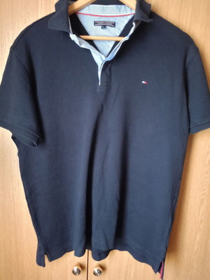Μπλούζα polo Tommy Hilfiger μαύρο Large μεταχειρισμένη, άριστη κατάσταση