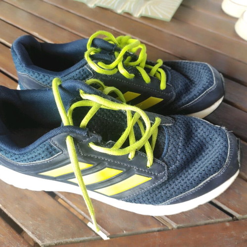 Adidas sports shoes 38.5 like new