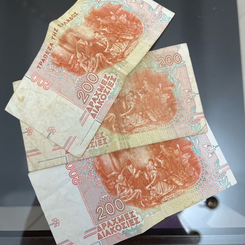 200 drachma banknotes used, set of 3, very good condition
