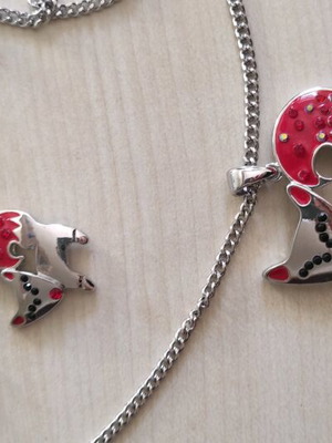 Necklace new, red