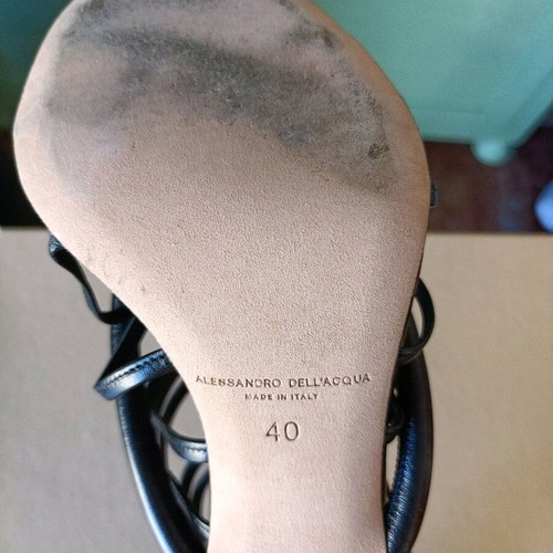 Alessandro Dell Acqua high heels size 40 like new, black