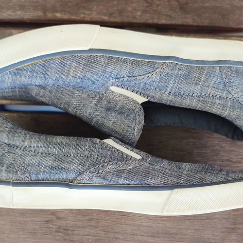 Gap children's casual slip-on sneakers blue size 32 used