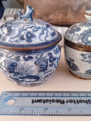 Chinese porcelain used decorative jars