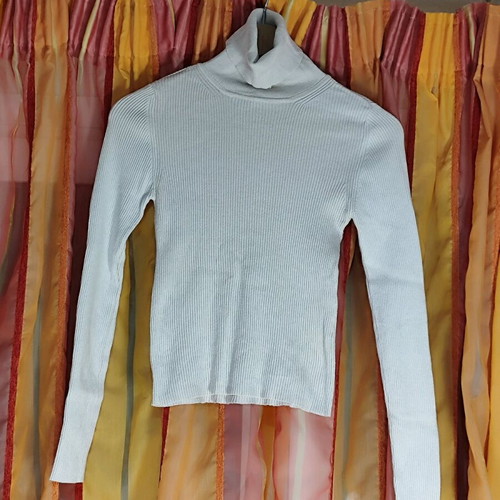 Pull And Bear white women's turtleneck sweater used