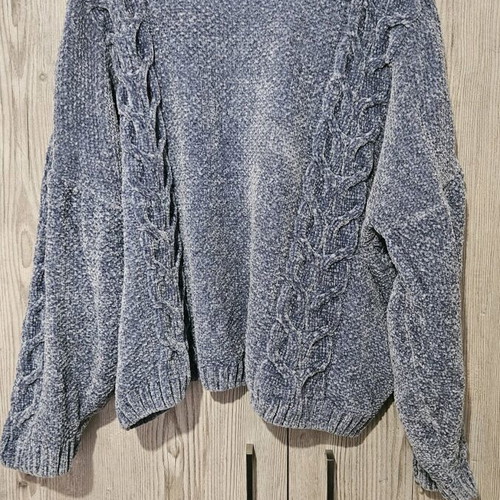 Blue knitted sweater like new, size XL