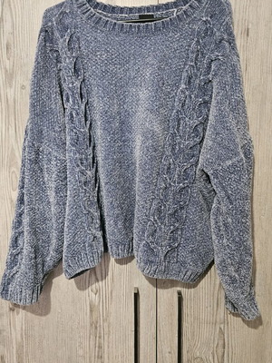 Blue knitted sweater like new, size XL