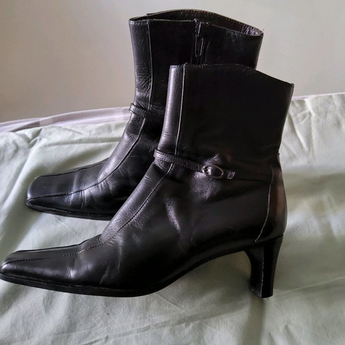 Boots used size 37 Made in Italia black with 5cm heel genuine leather