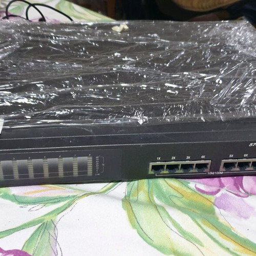 Compaq 5708 Intelligent 4230 Rackmount 8-Port MDI TX Dual-Speed Ethernet Switch used