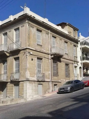 Πειραιάς, πωλείται αυτοτελές διατηρητέο κτήριο 277τμ, τριών επιπέδων με θέα τον Αργοσαρωνικό.