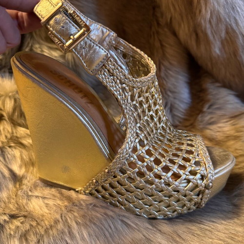 Schutz platform sandals like new, gold, size 37