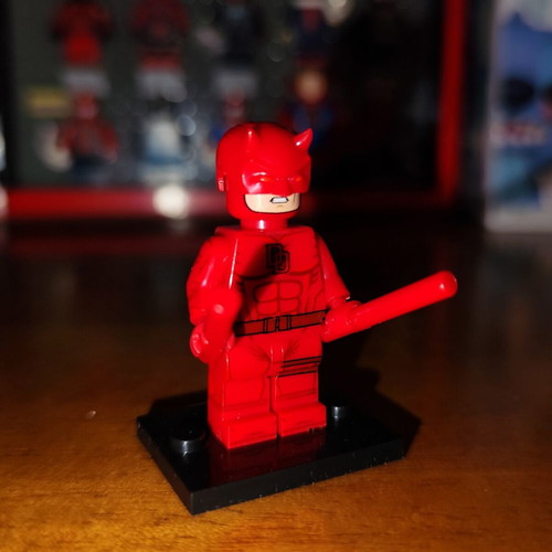 Daredevil Classic Red Suit minifigure like new with accessories