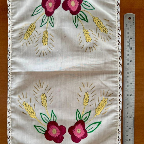 Handmade Vogart table runners with permanent colors, set of 7 like new