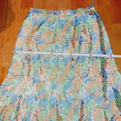 Floral summer skirt like new, multicolor A-Style