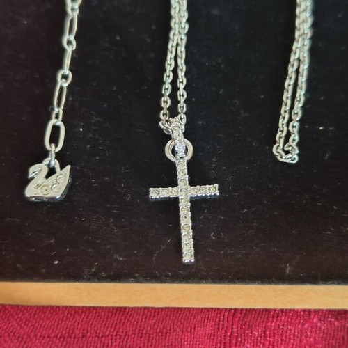 Swarovski cross pendant 45cm new, white