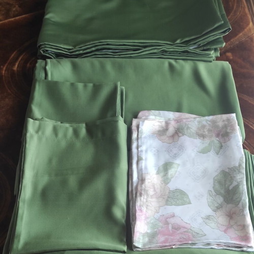 Satin bedding sets like new, pack of two for double bed