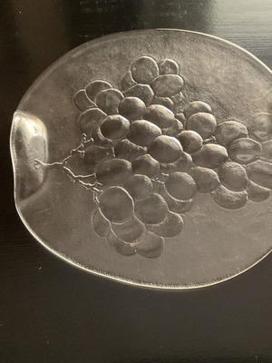 Kosta Boda Ann Warff Grapes crystal cheese platter like new