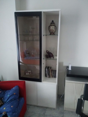 Showcase cabinet 90s solid wood, like new, white and black