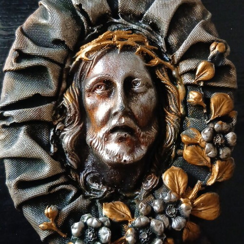 Vintage Jesus Christ Relief Wall Plaque in Polyresin, like new