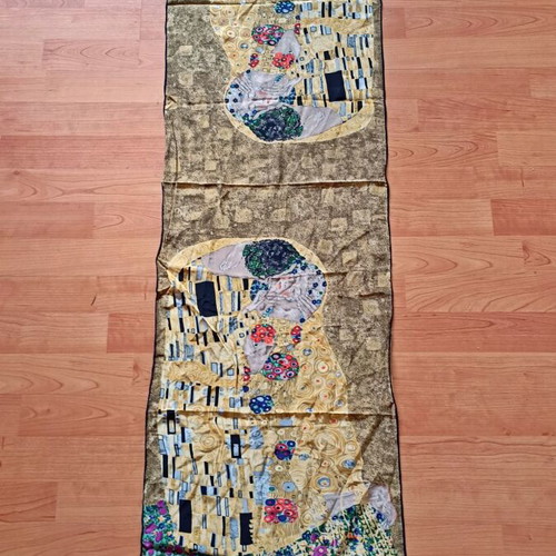 Gustav Klimt The Kiss silk scarf like new, colorful