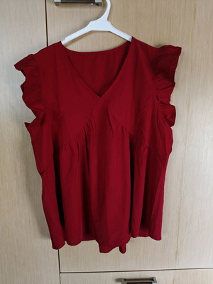 Top red size XL like new