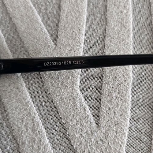 Black sunglasses like new