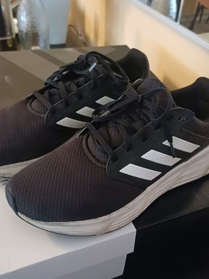 Adidas Cloudfoam athletic shoes like new, size 45, black