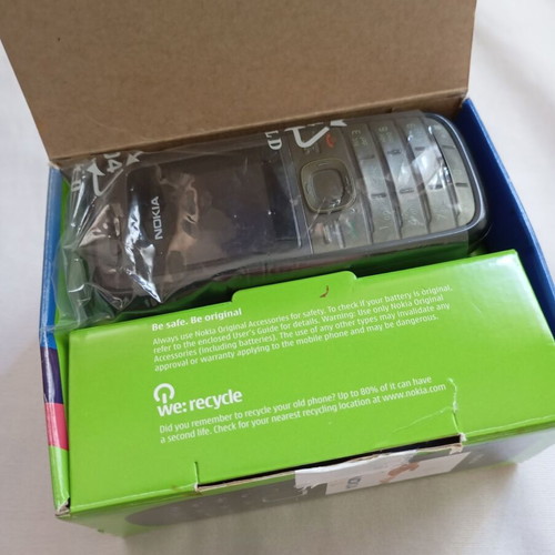 Nokia 1616-2 Retro mobile phone used, for parts with original box and booklet