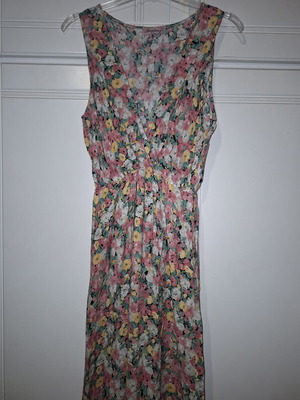 Maxi dress floral sleeveless with elastic under bust like new, size L