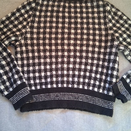 Mango short winter sweater used, black and white, size M