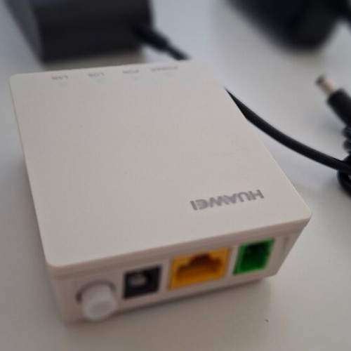 Vodafone Power Station Wi-Fi 6 Router SHG3060 and Huawei ONT HG8010Hv6-10 like new